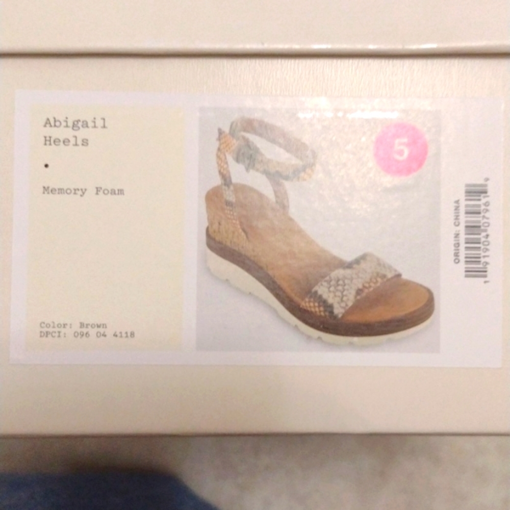 Women's Abigail Heels - a New Day - Picture 9 of 10